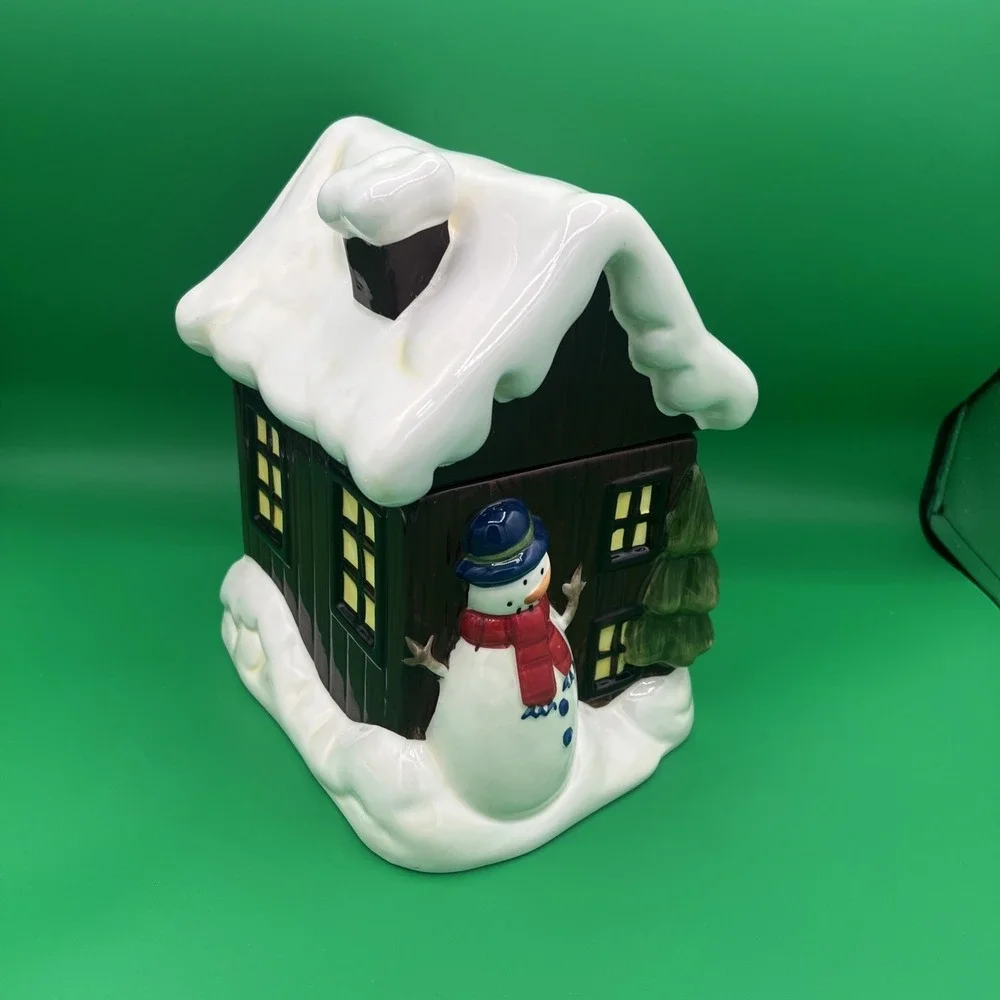 SCM Designs Snow Covered House‎ Ceramic Cookie Jar with snowman tree clean GHA3.